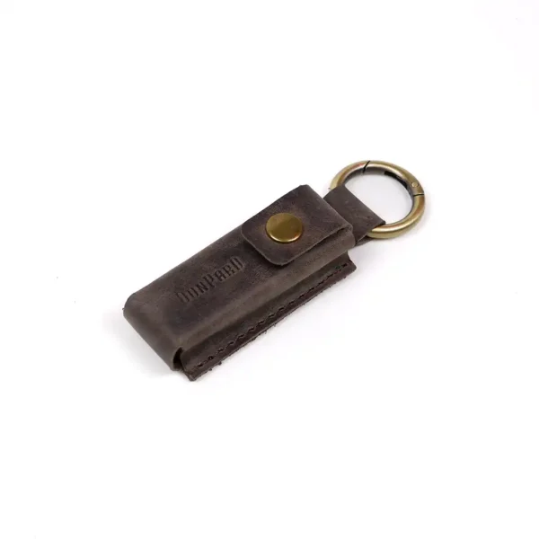 کیف چرم طبیعی محافظ لجر Ledger Nano X مدل بیتس قهوه‌ای با دکمه فلزی و حلقه جانبی
